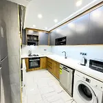 Sisli 6 4 4 Apartamento *