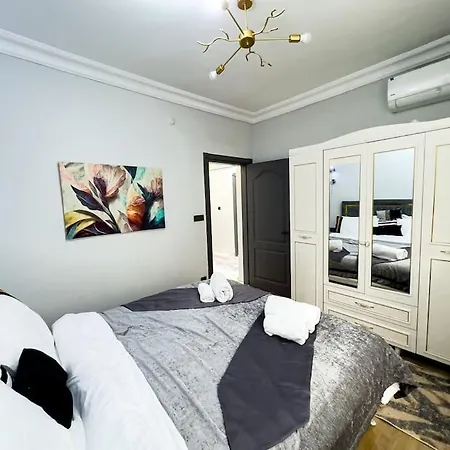Apartment Sisli 6 4 4 *